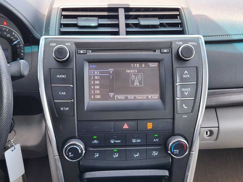 Used 2015 Toyota Camry LE FWD image 16