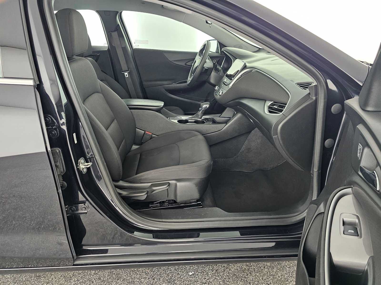 Used 2023 Chevrolet Malibu LT FWD image 10
