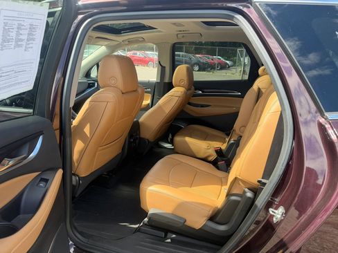 Used 2018 Buick Enclave Essence AWD/4WD image 30