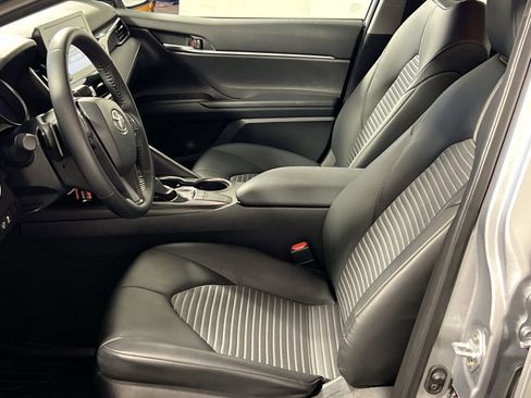 Used 2023 Toyota Camry SE FWD image 14
