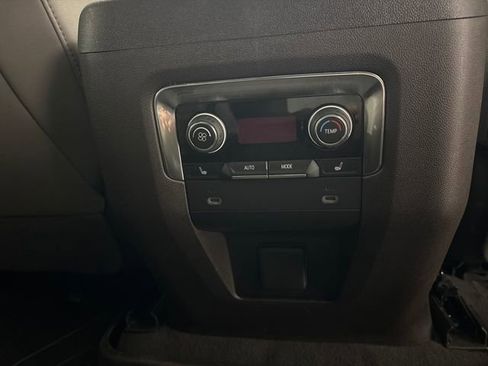 Used 2023 Chevrolet Suburban Z71 w/ Luxury Package image 28