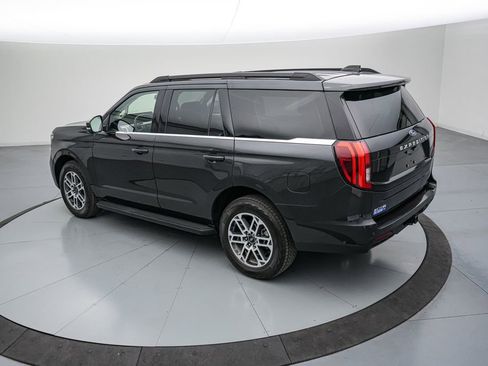 Certified 2025 Ford Expedition Active AWD/4WD image 7