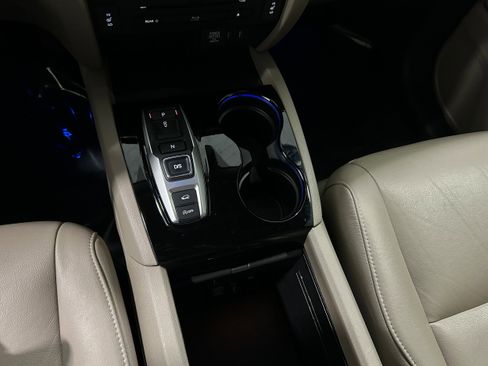 Used 2017 Honda Pilot Touring image 10