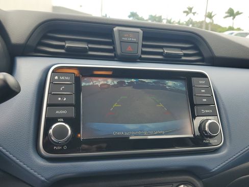 Used 2025 Nissan Versa SV image 10