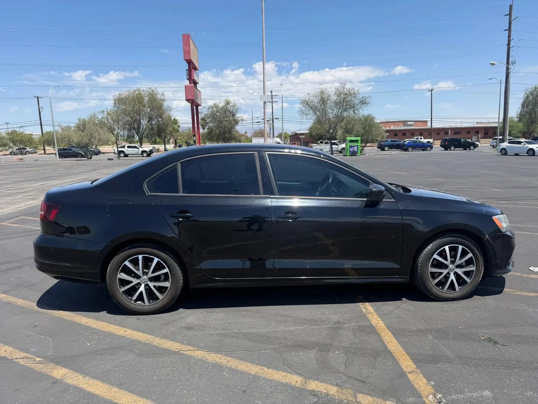 Used 2016 Volkswagen Jetta SE FWD image 6