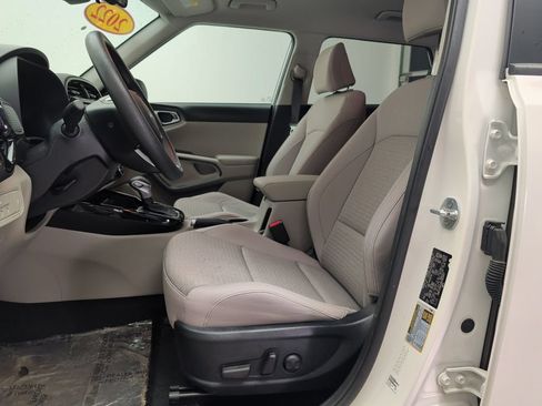Used 2022 Kia Soul S FWD image 12