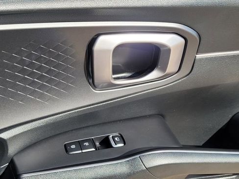 Used 2021 Kia Sorento LX image 11