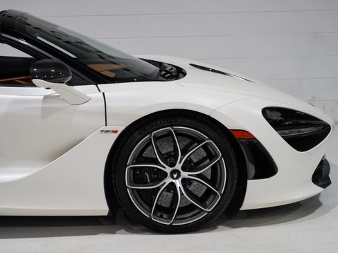 Used 2020 McLaren 720S Spider RWD image 4