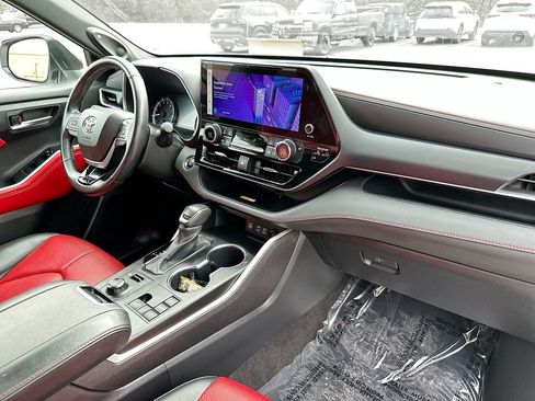 Used 2023 Toyota Highlander XSE AWD/4WD image 38