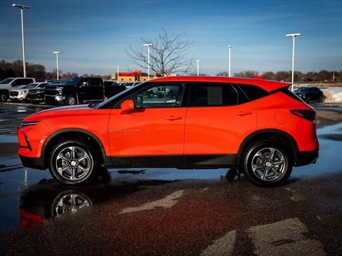 Used 2025 Chevrolet Blazer LT image 9