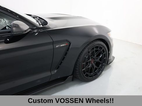 Used 2019 Ford Mustang Shelby GT350R w/ GT350R Equipment Group 920A RWD image 16