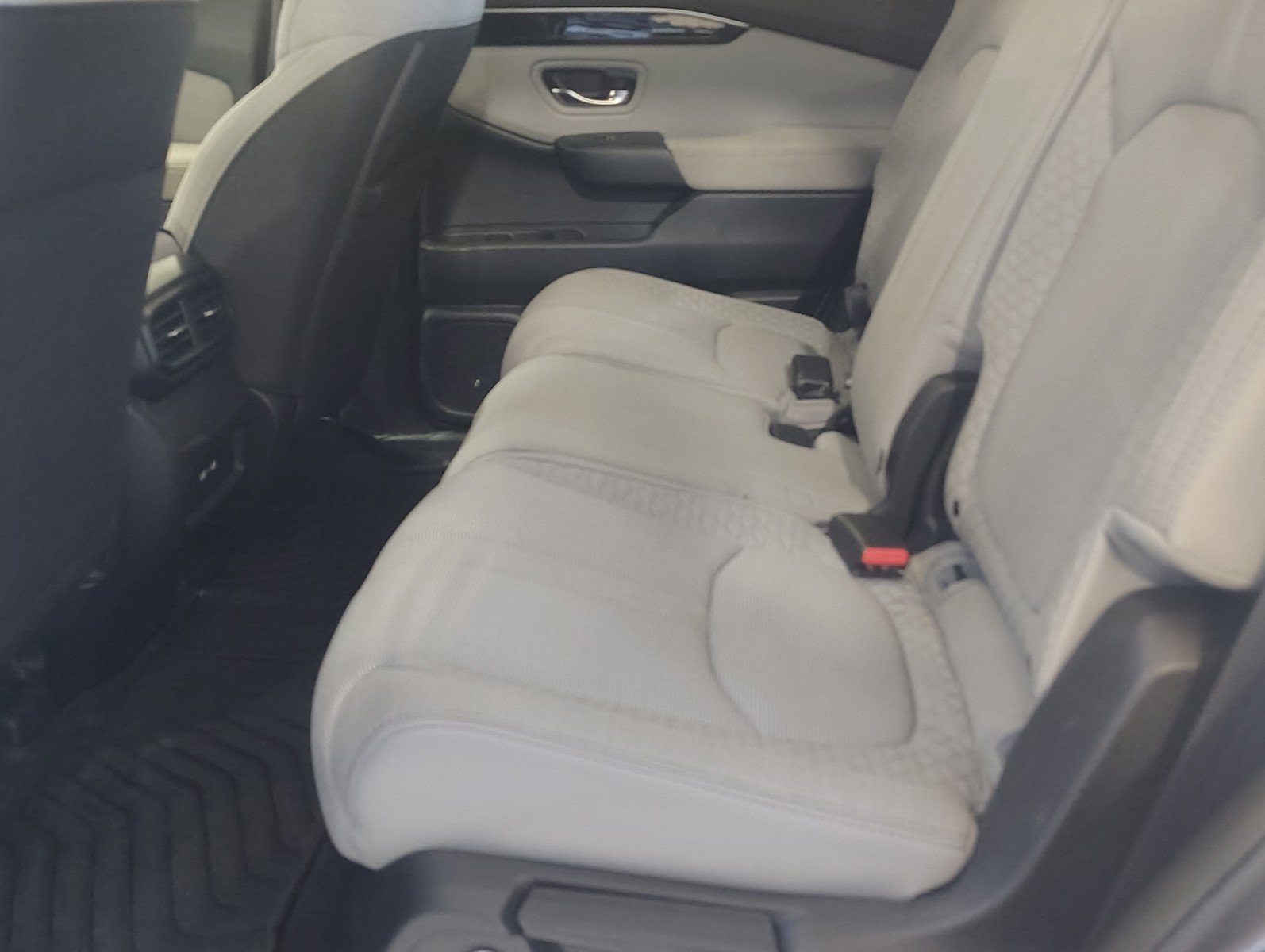 Used 2023 Honda Pilot LX image 27