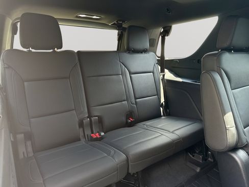 Used 2022 Chevrolet Tahoe LT w/ LT Signature Package AWD/4WD image 18