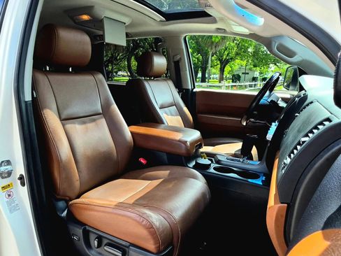 Used 2015 Toyota Sequoia Platinum RWD image 5