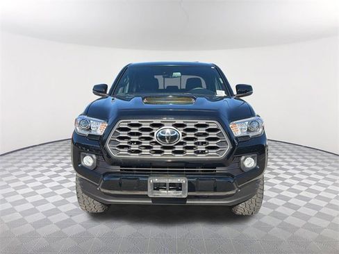 Used 2022 Toyota Tacoma TRD Sport image 2