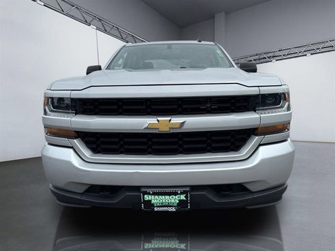 Used 2018 Chevrolet Silverado 1500 Custom w/ Custom Value Package AWD/4WD image 10
