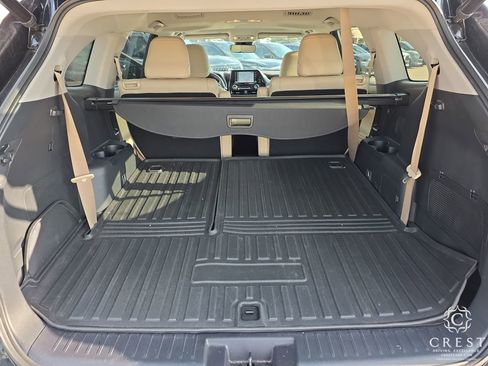 Used 2022 Toyota Highlander Limited image 25