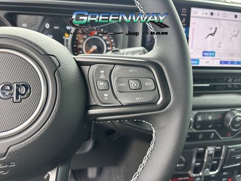 Used 2025 Jeep Wrangler Unlimited Sport AWD/4WD image 27