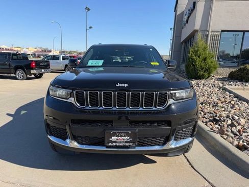 New 2026 Jeep Grand Cherokee L 4WD image 2