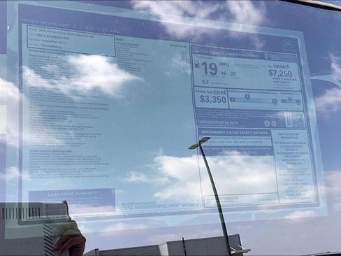 New 2025 Land Rover Range Rover Sport Dynamic SE image 16