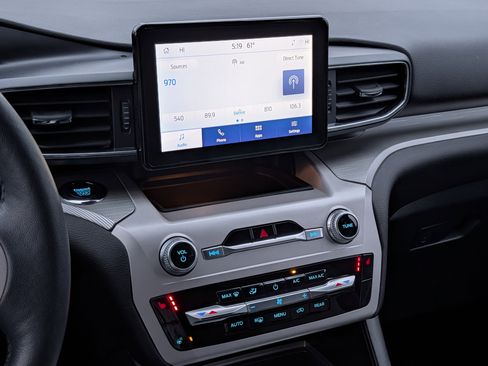 Used 2023 Ford Explorer XLT w/ Equipment Group 202A image 17