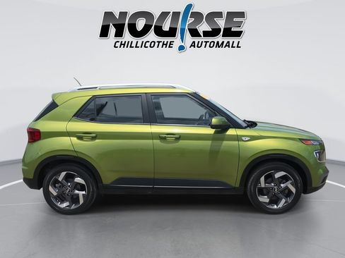 Used 2024 Hyundai Venue SEL FWD image 9
