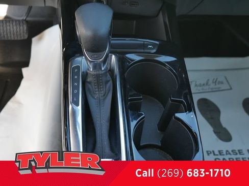 Used 2024 Chevrolet Trax LT w/ LT Convenience Package FWD image 31