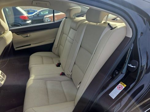 Used 2017 Lexus ES 350 w/ Navigation System Package FWD image 9