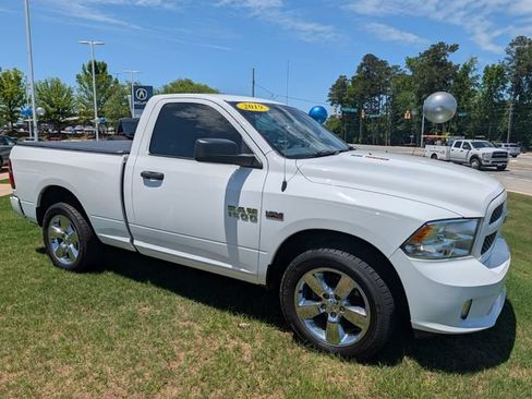 Used 2019 RAM 1500 Express RWD image 2
