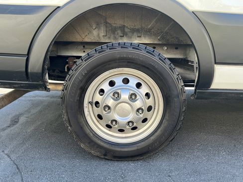 Used 2023 Ford Transit 250 Medium Roof AWD w/ Load Area Protection Package image 14