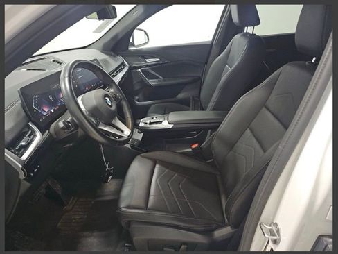 Used 2025 BMW X2 xDrive28i image 10