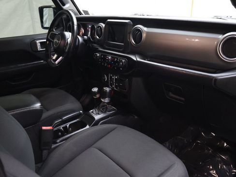 Used 2021 Jeep Wrangler Unlimited Sahara AWD/4WD image 11