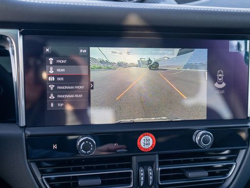 New 2026 Porsche Macan AWD/4WD image 19