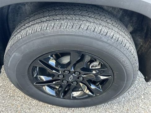 Used 2023 Chevrolet Traverse LT FWD image 38