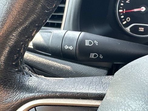 Used 2015 Jeep Renegade Latitude AWD/4WD image 25