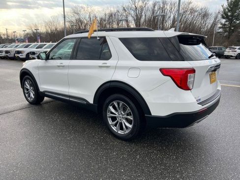 Certified 2022 Ford Explorer XLT w/ Equipment Group 202A AWD/4WD image 5