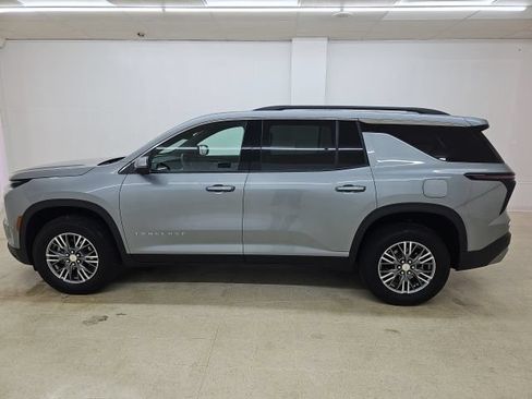 Used 2026 Chevrolet Traverse LT w/ Driver Confidence Package FWD image 19