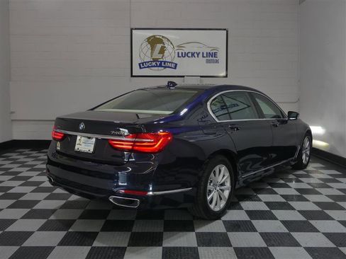 Used 2017 BMW 740i xDrive AWD/4WD image 10
