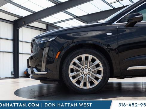 Used 2022 Cadillac XT6 Premium Luxury w/ Technology Package FWD image 29