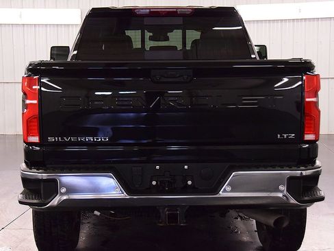 Used 2024 Chevrolet Silverado 2500 LTZ w/ LTZ Convenience Package AWD/4WD image 6