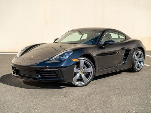 Used 2025 Porsche 718 Cayman image 1