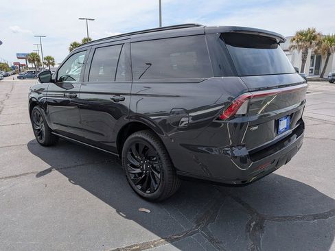 New 2026 Lincoln Navigator Reserve w/ Jet Appearance Package image 6