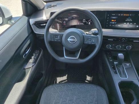 Used 2025 Nissan Kicks SV FWD image 17
