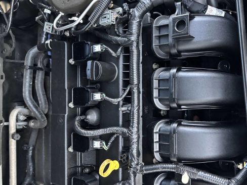 Used 2015 Ford Focus SE image 28