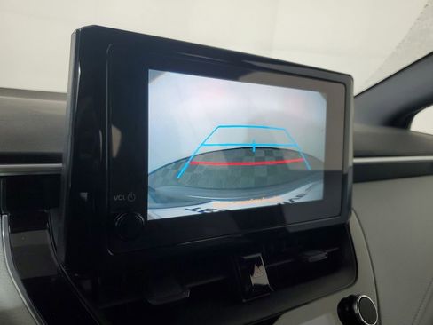 Used 2025 Toyota Corolla SE image 28