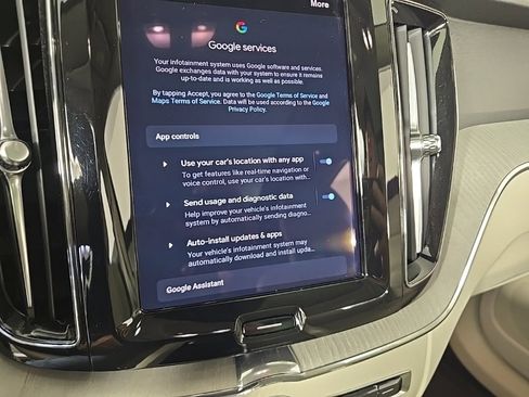 Certified 2025 Volvo XC60 T8 Plus w/ Protection Package Premier image 27