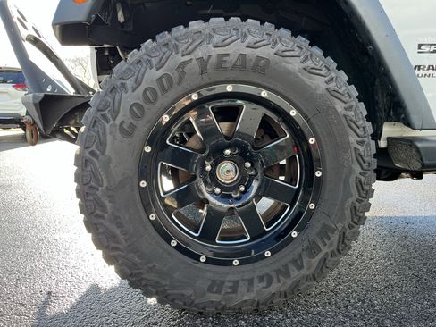 Used 2015 Jeep Wrangler Unlimited Sport w/ Quick Order Package 24S image 12