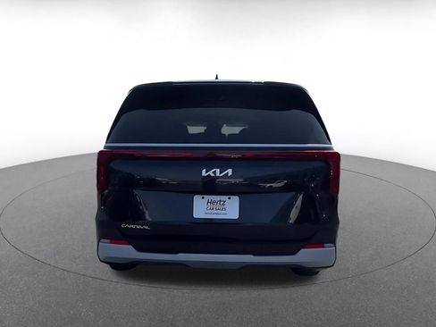 Used 2026 Kia Carnival FWD image 12