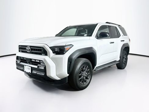 Used 2025 Toyota 4Runner SR5 AWD/4WD image 3