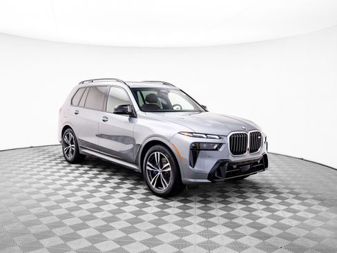New 2025 BMW X7 M60i image 8